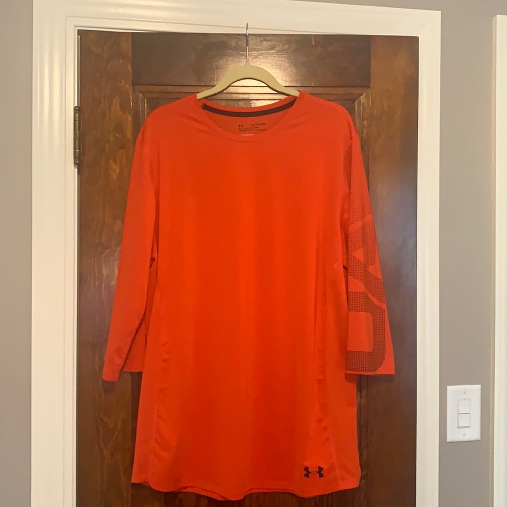 Under Armour Men’s heatgear shirt.